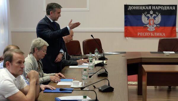 Заседание Трехсторонней контактной группы с участием Л.Кучмы, М.Зурабова и Х.Тальявини, архивное фото