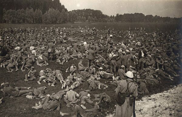 Германские пленные возле Лонго. Западный фронт