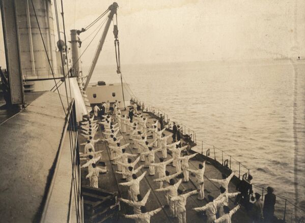 Зарядка на борту боевого корабля германского флота