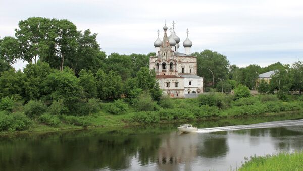 Храм на берегу реки в Вологде. Архивное фото