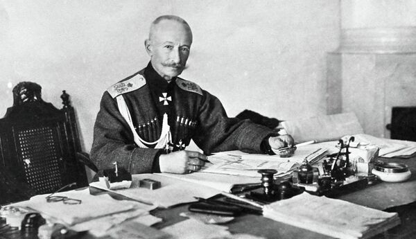Военачальник, генерал от кавалерии Алексей Алексеевич Брусилов. 1916 год Военачальник, генерал от кавалерии Алексей Алексеевич Брусилов. 1916 год