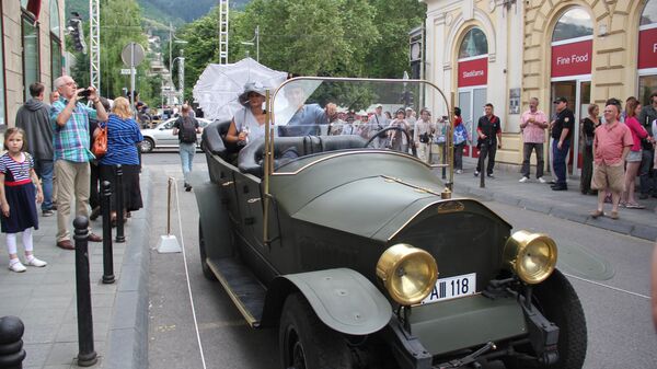 Автомобиль, подобный тому, на котором передвигались эрцгерцог Франц Фердинанд с супругой Софией Гогенберг в Сараево