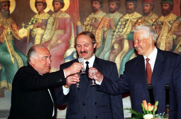 Виктор Черномырдин, Александр Лукашенко, Борис Ельцин