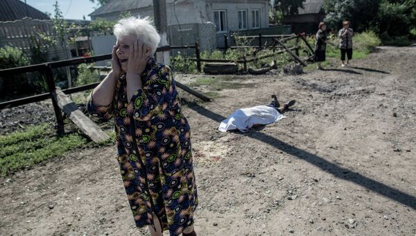 Последствия артобстрела Славянска украинскими военными. Архивное фото