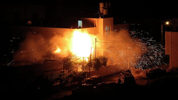 Взрывы на верхнем этаже жилого дома предполагаемых похитителей израильских детей на Западном берегу