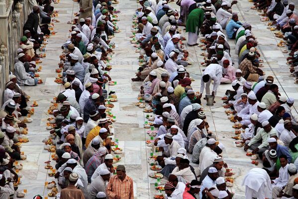 Традиции священного месяца Рамадан