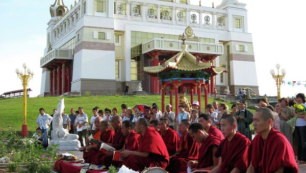 Буддисты Калмыкии отмечают День рождения Далай-ламы XIV. Архивное фото