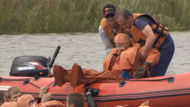 Учения по посадке спускаемого космического аппарата на воду под Ногинском