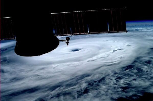 Ураган Артур над Атлантикой на снимке, сделанном на МКС
