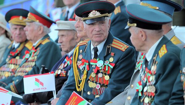 Ветераны Великой Отечественной войны на военном параде в Минске. Архивное фото