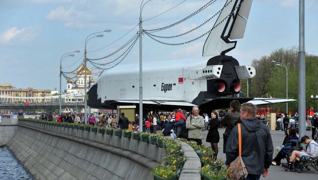 Макет космического корабля Буран БТС-001 в Центральном парке культуры и отдыха имени Горького