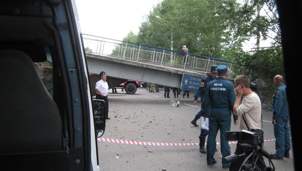 Обрушение пешеходного перехода в Красноярске