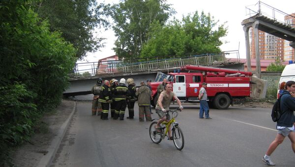 Обрушение пешеходного перехода в Красноярске