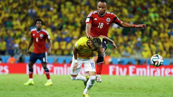 Нападающий сборной Бразилии по футболу Неймар получил травму в четвертьфинале чемпионата мира