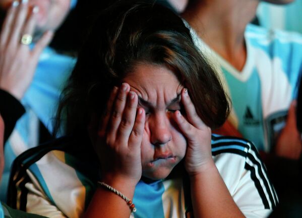 Болельщик сборной Аргентины после поражения в финальном матче, Буэнос-Айрэс, Аргентина
