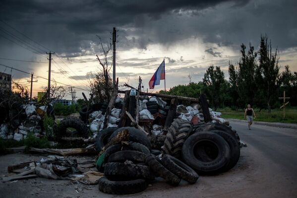 На одном из блокпостов ополченцев в Луганске