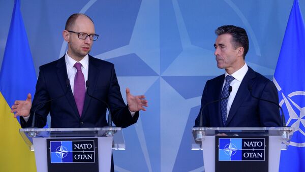 Премьер-министр Украины Арсений Яценюк и генеральный секретарь НАТО Андерс Фог Расмуссен. Архивное фото