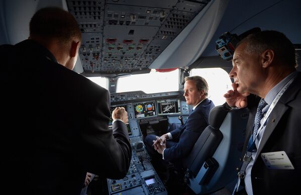 Премьер-министр Великобритании Дэвид Кэмерон на авиасалоне Фарнборо