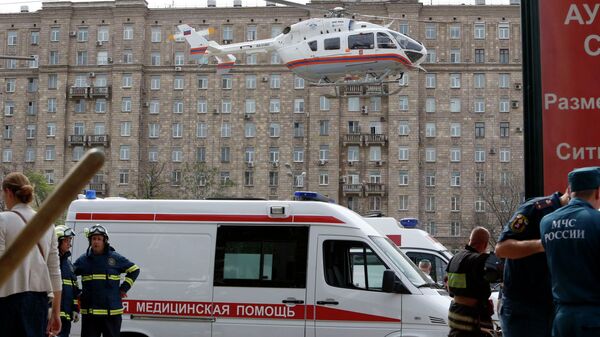 Спасательные работы возле московского метро, где произошло ЧП