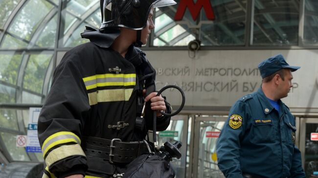 Вагон поезда метро сошел с рельсов на перегоне Парк Победы - Славянский бульвар