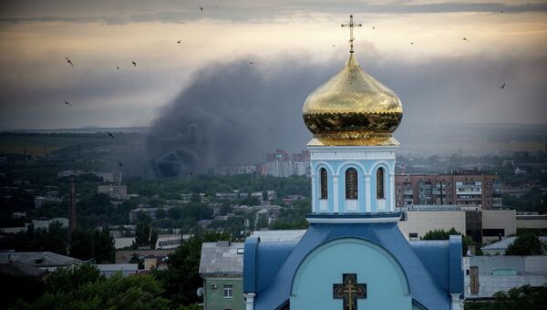 Луганск во время обстрела. Архивное фото
