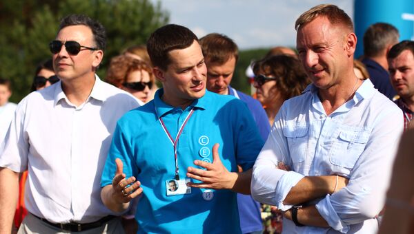 Глава Минобрнауки Дмитрий Ливанов, первый справа, посетил Всероссийский молодежный форум Селигер-2014