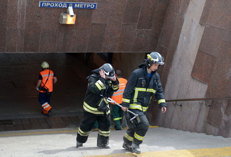 Вагон поезда метро сошел с рельсов на перегоне Парк Победы - Славянский бульвар