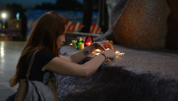 В Киеве почтили память погибших в московском метро