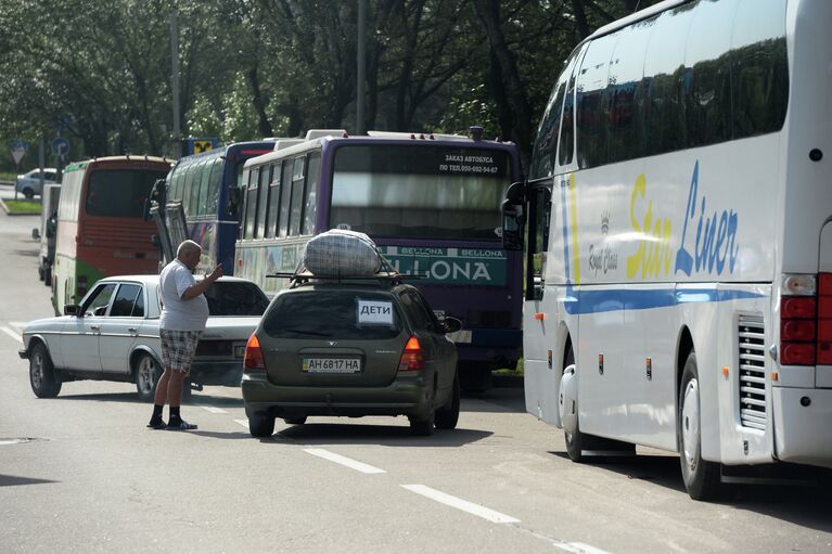 Очередная колонна с беженцами отправлена из Донецка в Россию