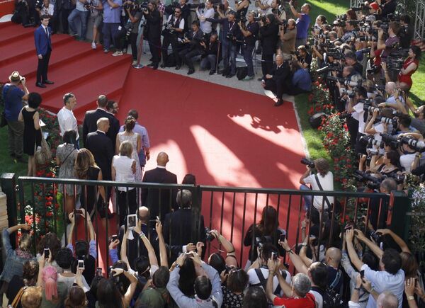 Актер Дэниэл Рэдклифф на красной дорожке 70-го Венецианского кинофестиваля