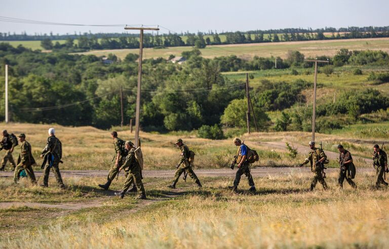 Бойцы народного ополчения неподалеку от села Мариновка