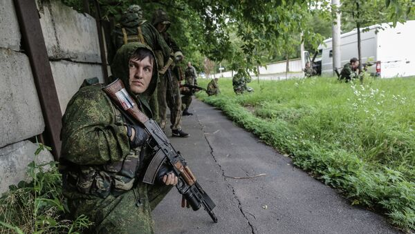 Бойцы ополчения в Донецке. Архивное фото