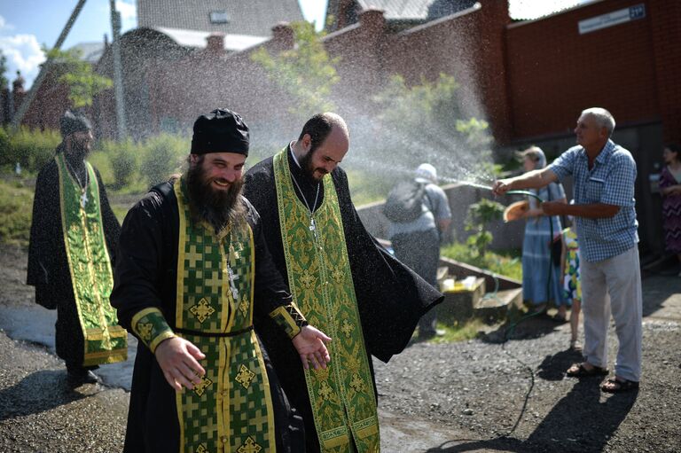 Крестный ход, посвященный 700-летию со дня рождения Сергия Радонежского