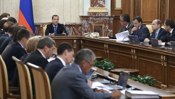 Председатель правительства РФ Дмитрий Медведев на заседании кабинета министров РФ в Доме правительства РФ