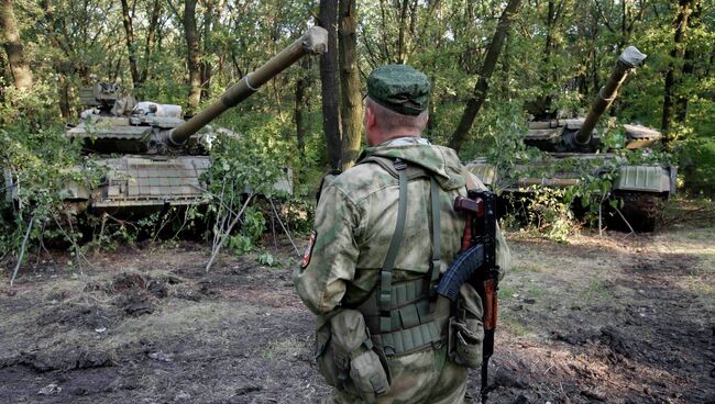 Боец народного ополчения в Донецке 17 июля 2014