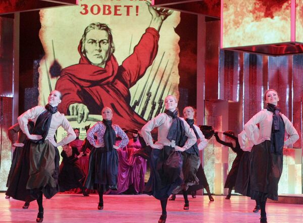Танцоры выступают на фестивале Славянский базар в Витебске
