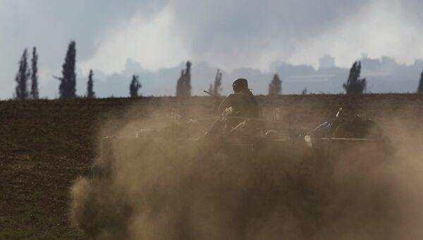 Израильские военные возле сектора Газа 20 июля 2014