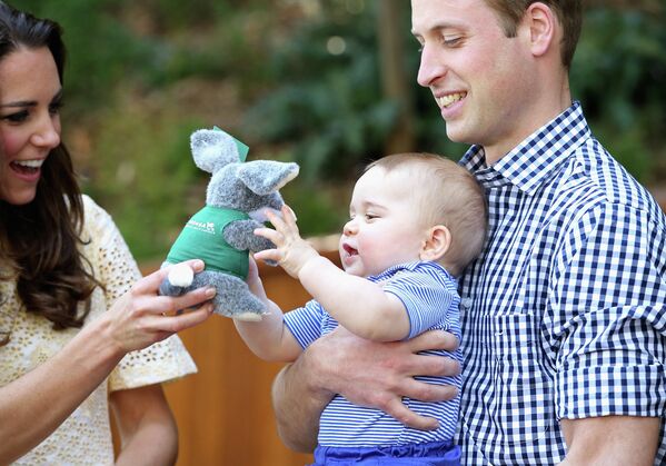 Принц Уильям и герцогиня Кембриджская Кэтрин вместе с сыном в зоопарке Сиднея, Австралия