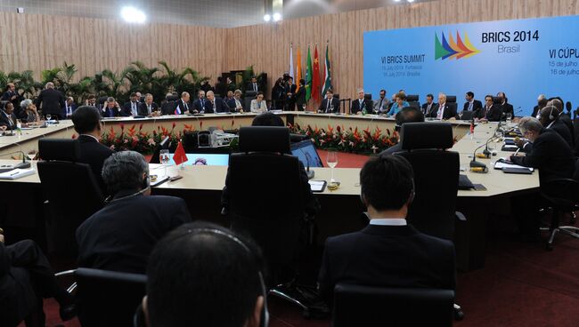 Заседание саммита лидеров стран БРИКС в Конгресс-центре города Форталеза