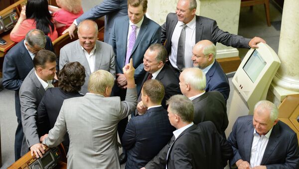 Депутаты перед заседанием Верховной Рады Украины