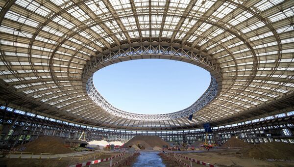 Осмотр хода реконструкции Большой спортивной арены Лужники. Архивное фото