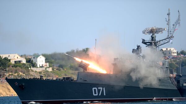 Малый противолодочный корабль МПК-118 (Суздалец) во время празднования Дня Военно-морского флота России в Севастополе. Архивное фото