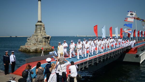 Моряки Черноморского флота во время празднования Дня Военно-морского флота России в Севастополе. Архивное фото
