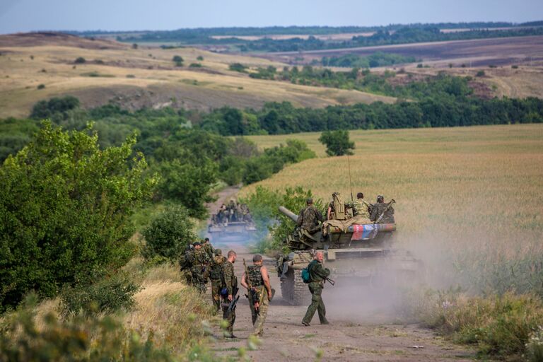 Бой за приграничное село в районе города Снежное в Донецкой области