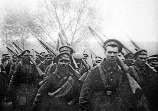 Отправка солдат на фронт во время Первой Мировой войны