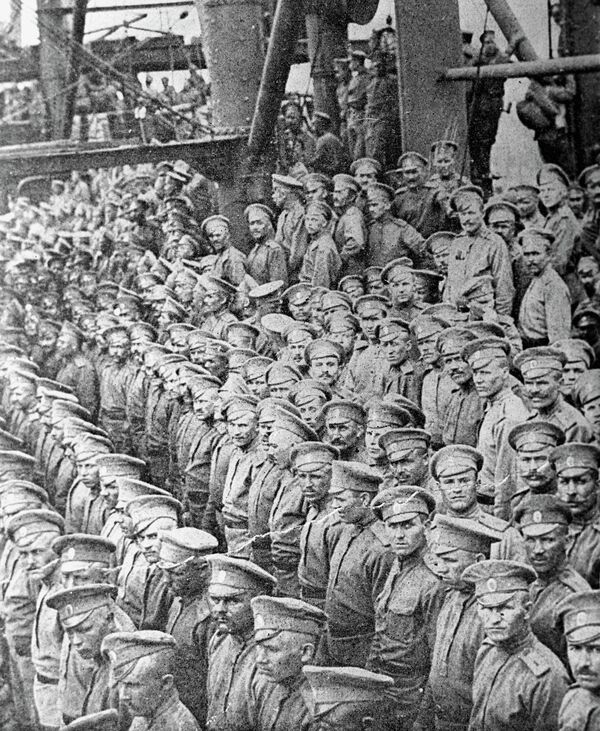 Русские солдаты во Франции на палубе пакетбота, 1916 год