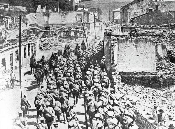 Русские войска в Бучаче, июнь 1916 года