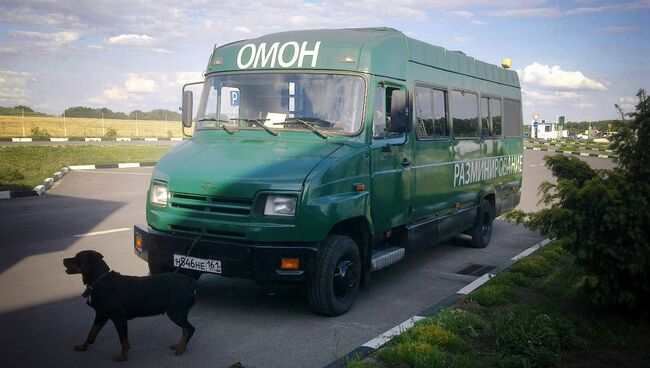 Взрывотехники на месте обстрела КПП Гуково. Архивное фото