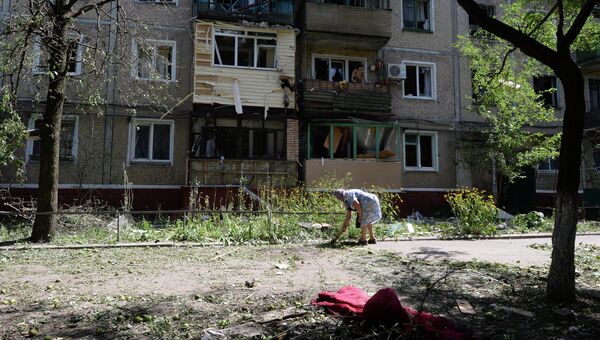 Разрушенный жилой дом в Донецкой области