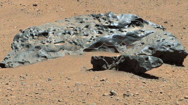 Марсоход Curiosity находит части железного метиорита